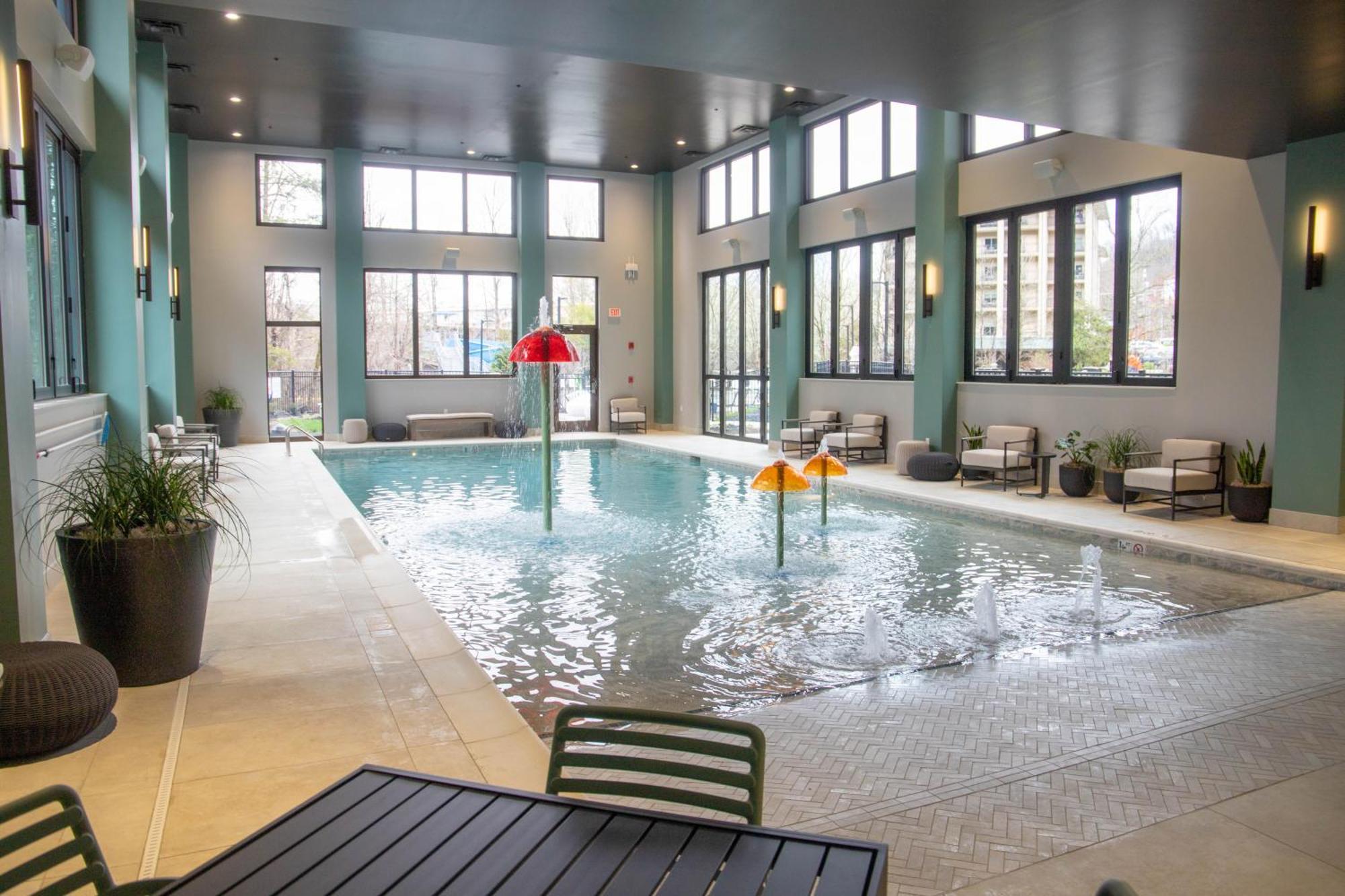 Embassy Suites By Hilton Gatlinburg Resort 외부 사진