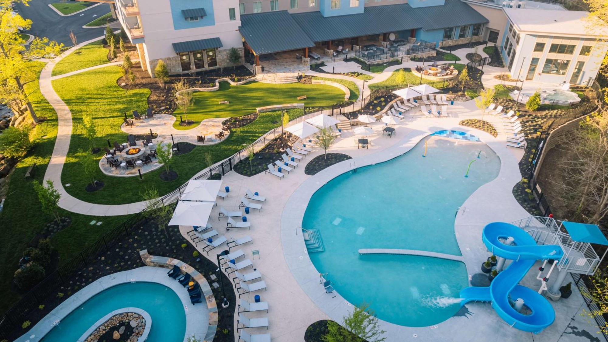 Embassy Suites By Hilton Gatlinburg Resort 외부 사진