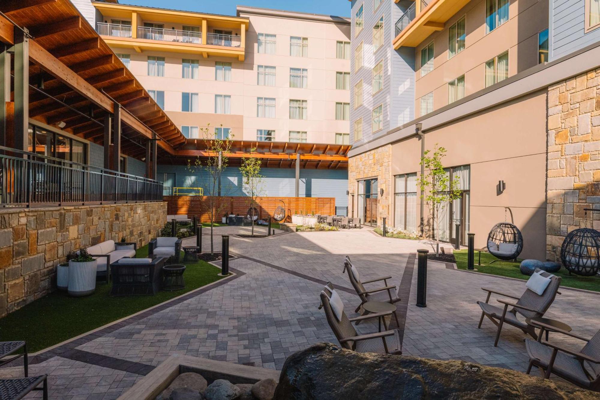 Embassy Suites By Hilton Gatlinburg Resort 외부 사진